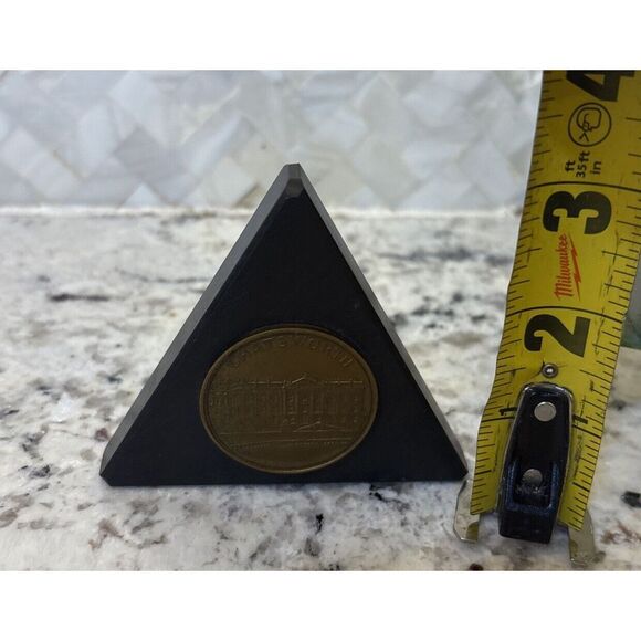 Chatsworth bronze medallion paperweight minted by English craftsman - Picture 7 of 9